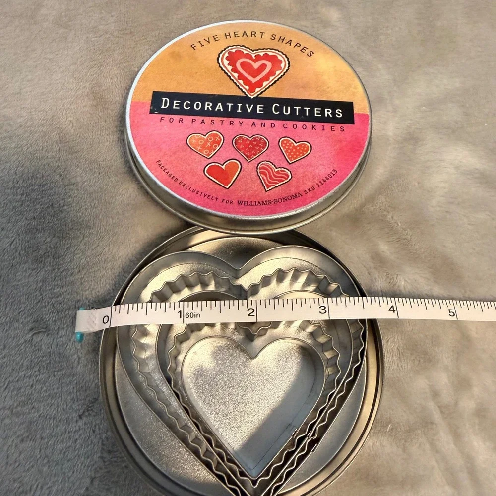 Classic‎ Williams-Sonoma Heart Cookie Cutters Set of 5 w Tin Valentines Day